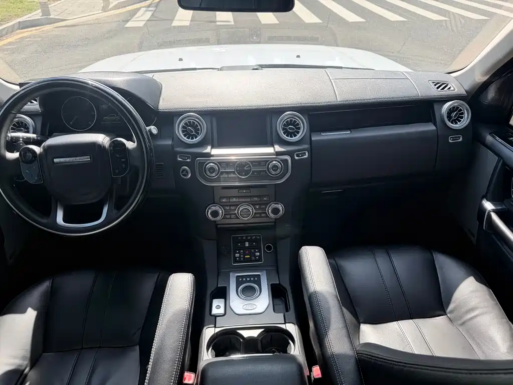 Land Rover Discovery 2014 — фото 17