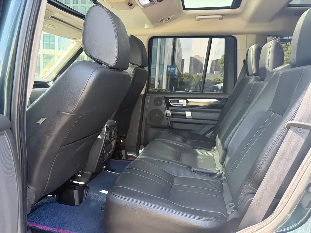 Land Rover Discovery 2014 — фото 19