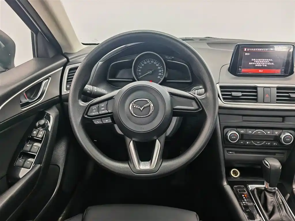 Mazda 3 Axela 2017 — фото 11