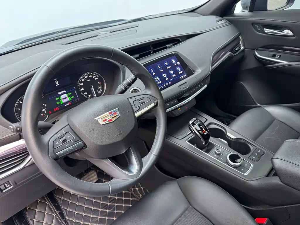 Cadillac XT4 2022 — фото 12