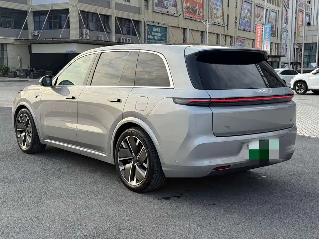 Li Auto Li L8 2025