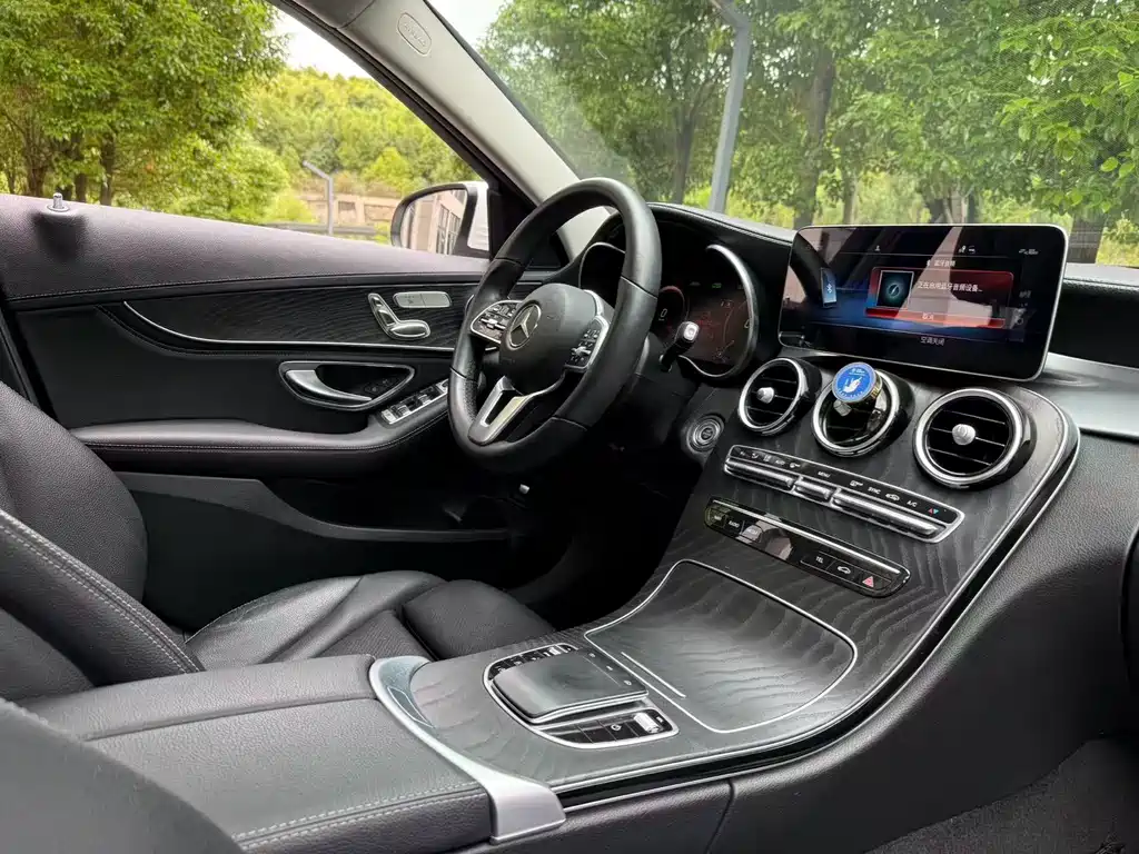 Mercedes-Benz C-Class 2019 — фото 18