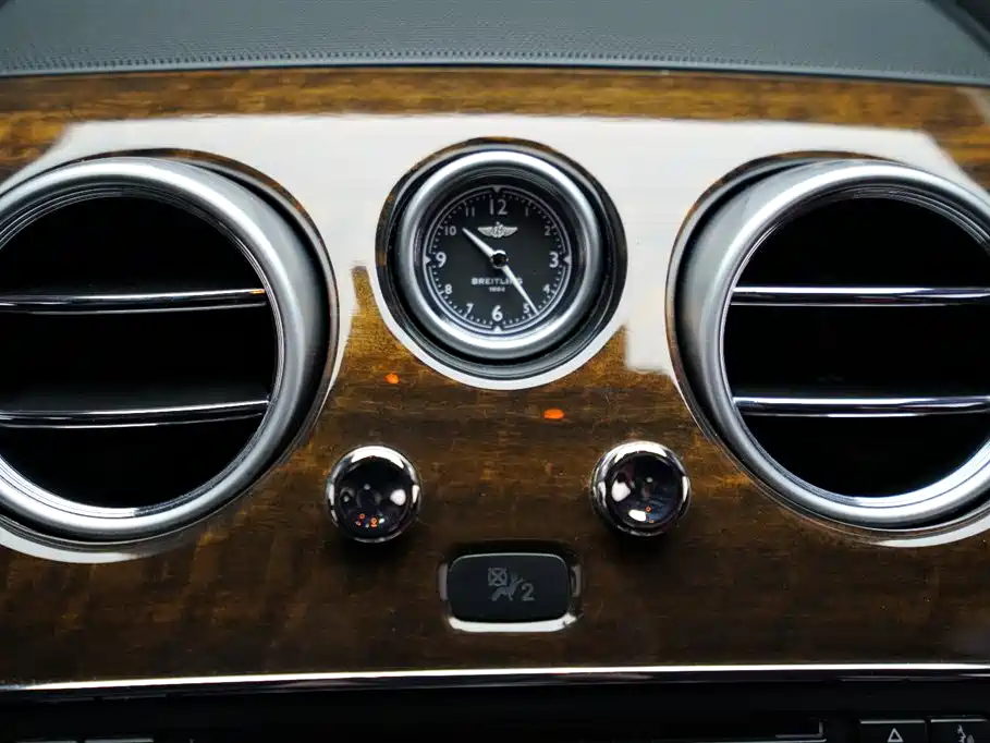 Bentley Flying Spur 2017 — фото 9