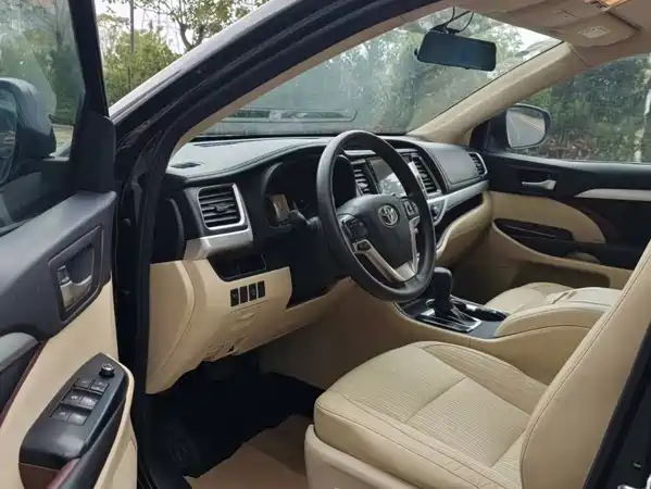 Toyota Highlander 2016