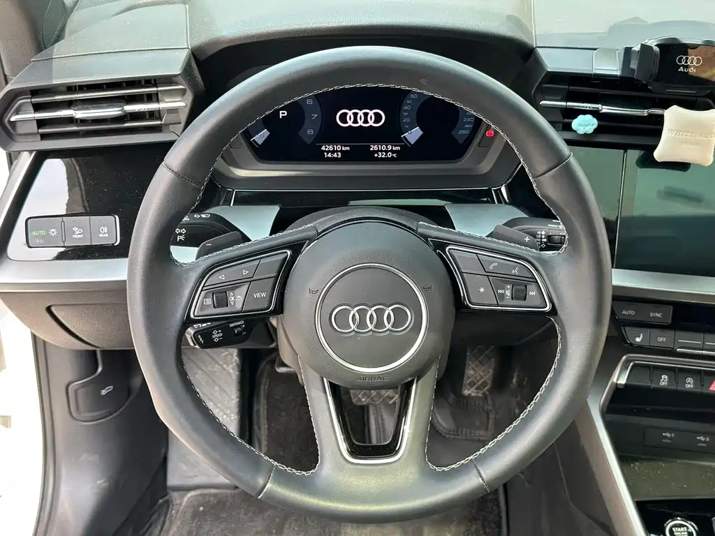Audi A3 2023 — фото 16