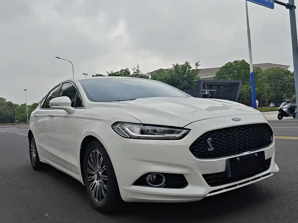 Ford Mondeo 2014 — фото 3
