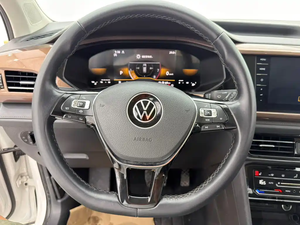 Volkswagen Tharu 2023 — фото 11