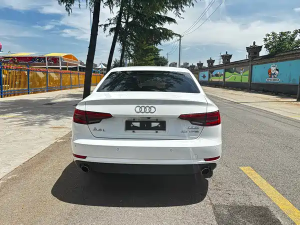 Audi A4L 2017