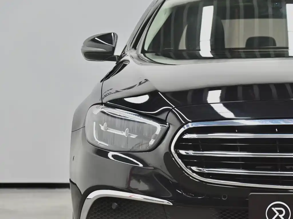 Mercedes-Benz E-Class 2023 — фото 12
