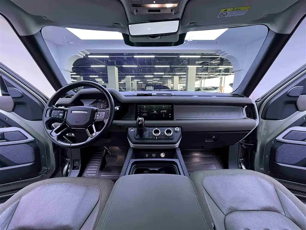 Land Rover Defender 2020 — фото 20