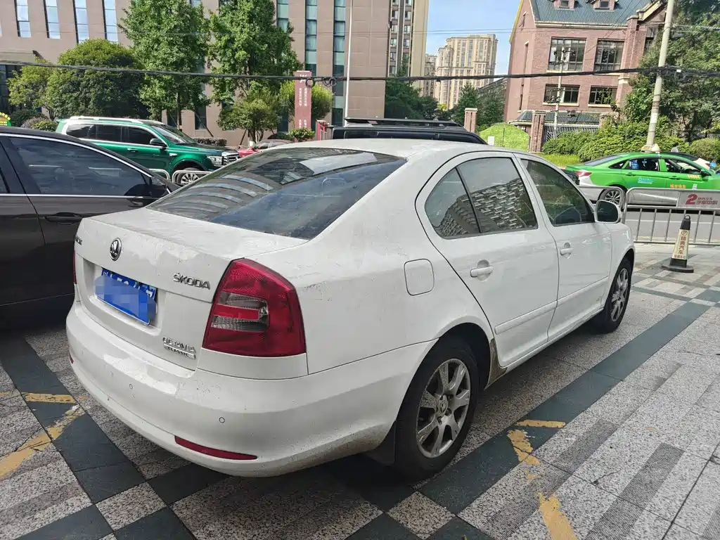 Skoda Octavia 2015 — фото 2