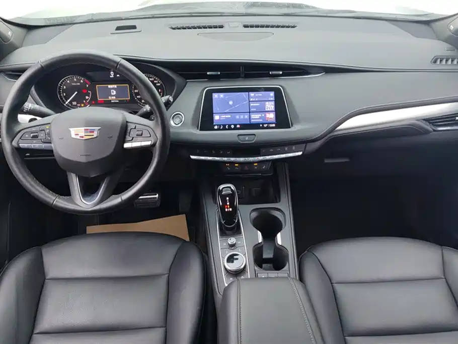 Cadillac XT4 2023 — фото 12