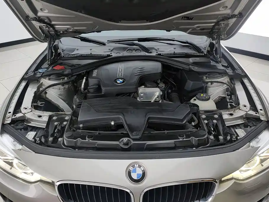 BMW 3 Series 2016 — фото 10