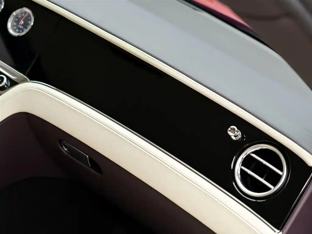 Bentley Continental 2020 — фото 22