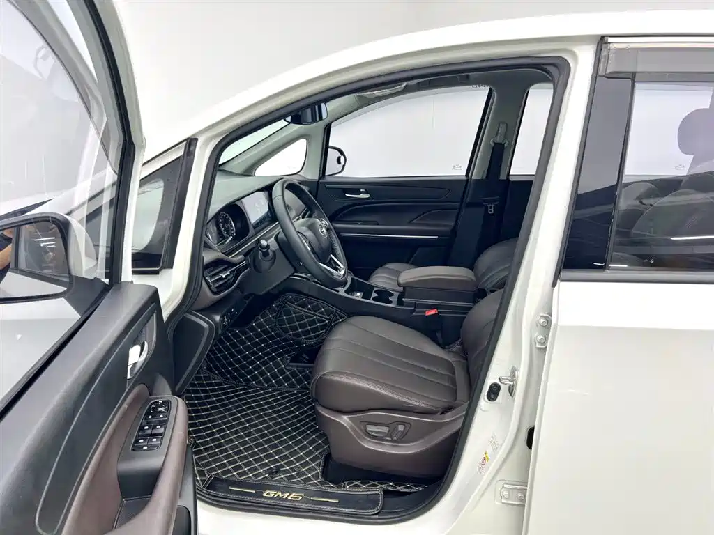 GAC Motor Trumpchi M6 2020 — фото 15