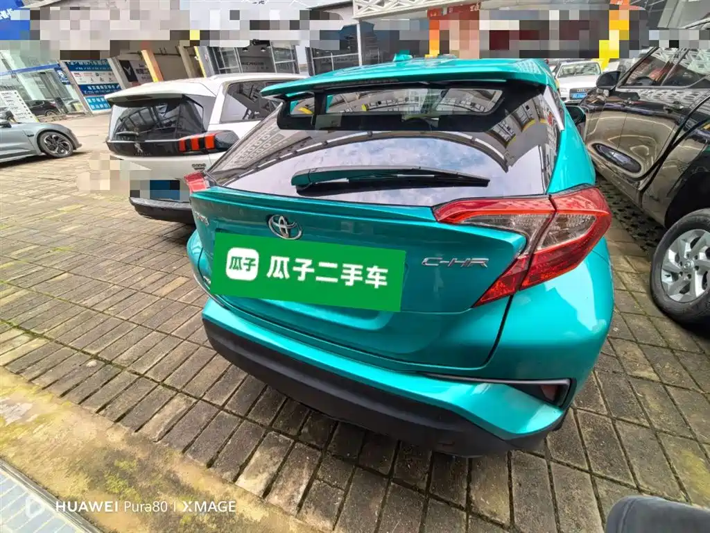Toyota C-HR 2018 — фото 10