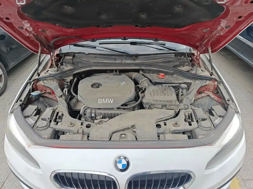 BMW 1 Series 2017 — фото 16