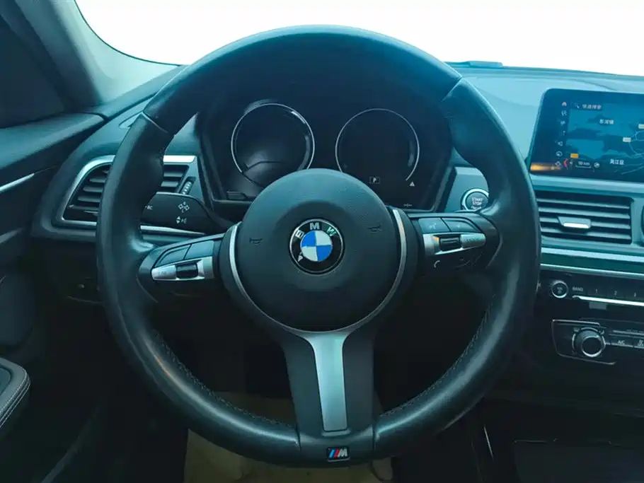 BMW 1 Series 2019 — фото 15