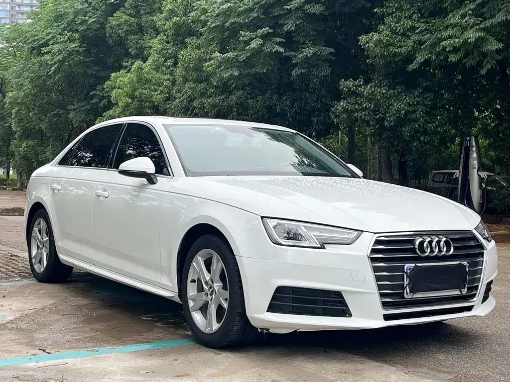Audi A4L 2017 — фото 3