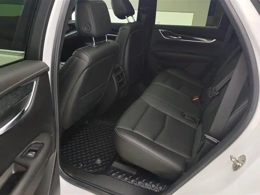 Cadillac XT5 2023 — фото 11