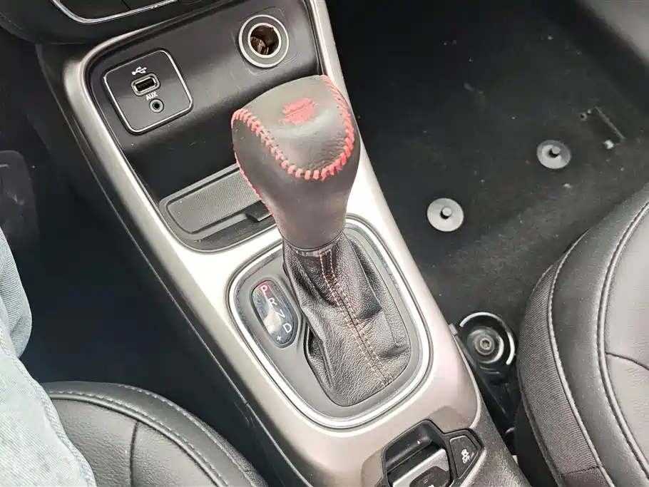Jeep Compass 2017 — фото 16