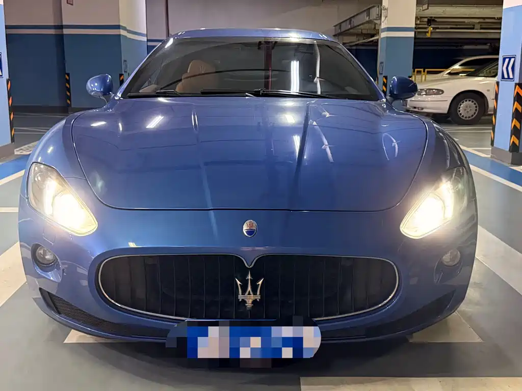 Maserati GranTurismo 2018 — фото 2