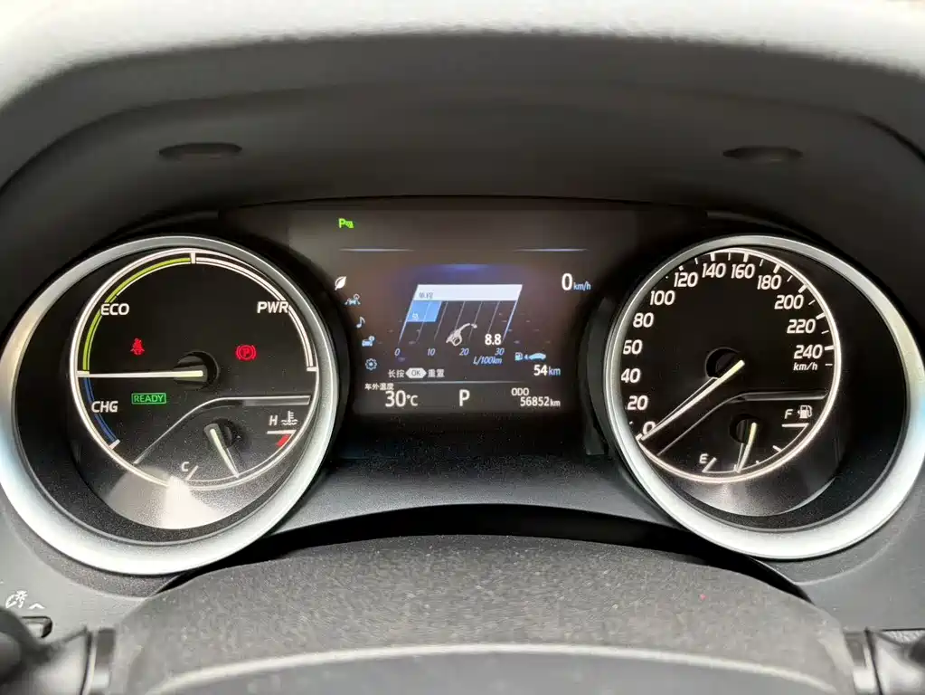 Toyota Camry 2018 — фото 12