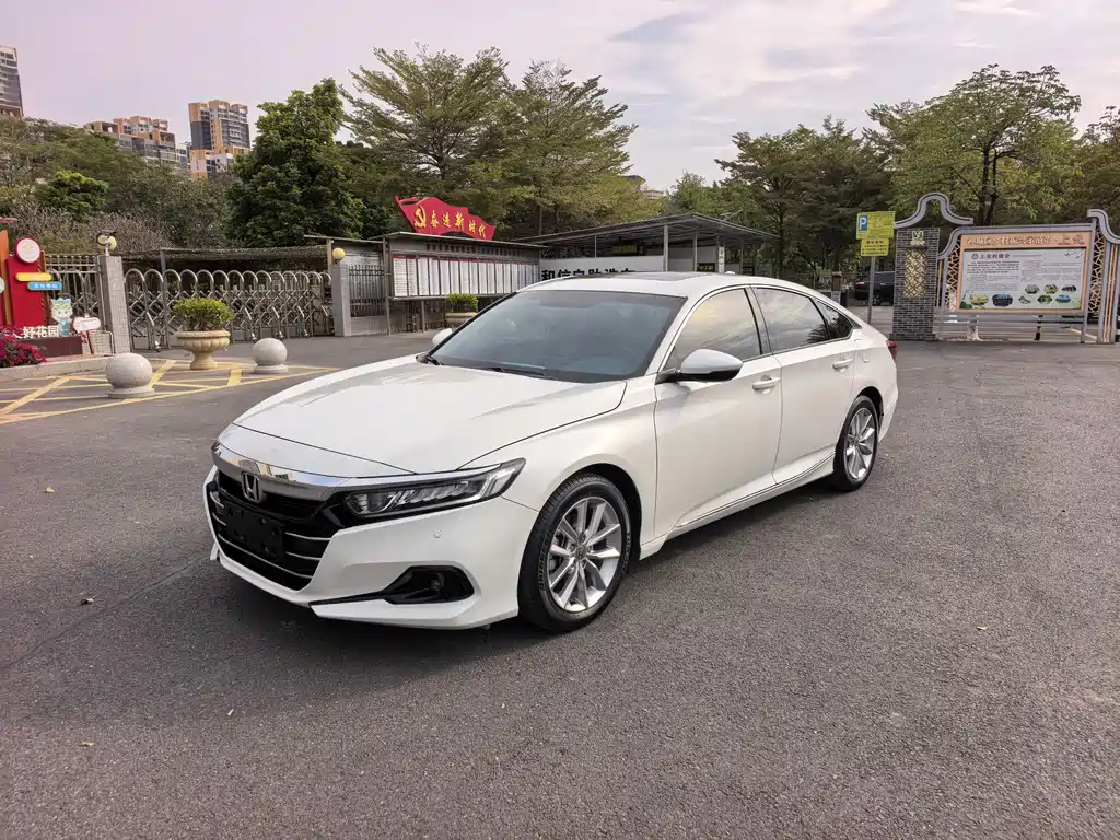 Honda Accord 2022 — фото 1