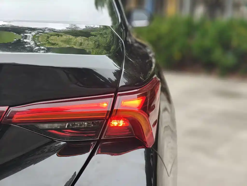 Toyota Avalon 2022 — фото 13