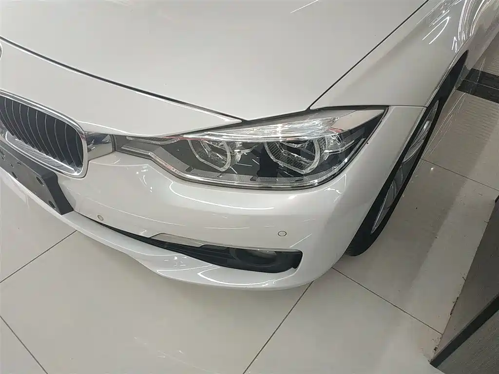 BMW 3 Series 2017 — фото 24