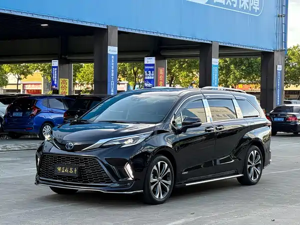 Toyota Granvia 2024