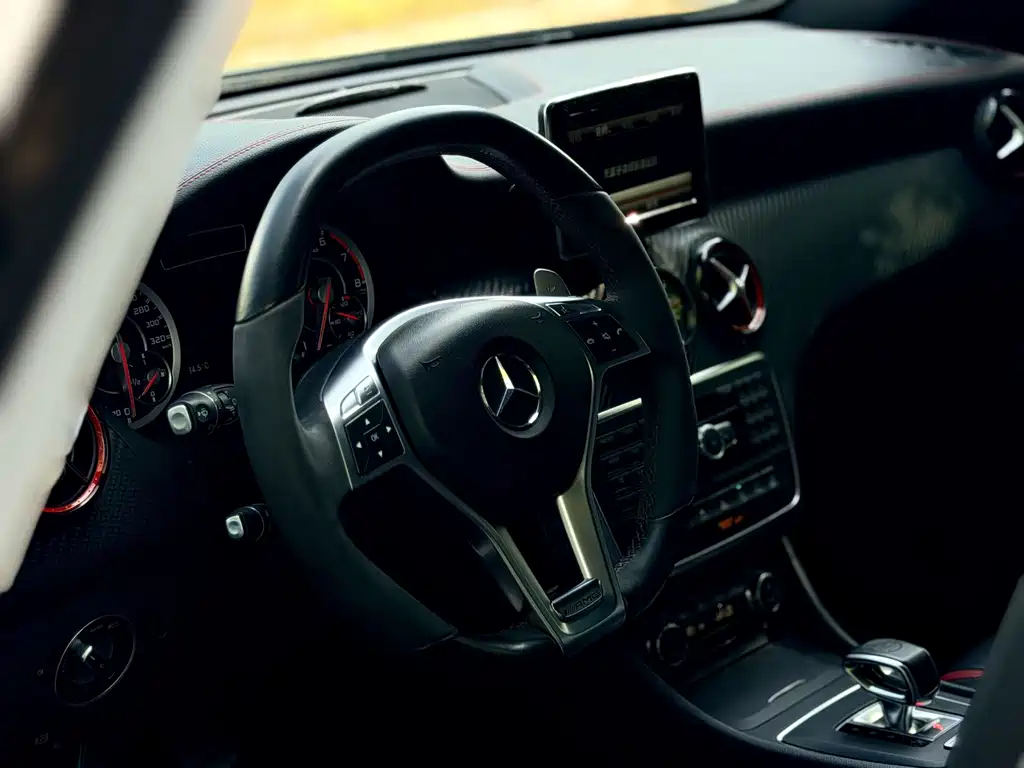Mercedes-Benz A-Class AMG 2015 — фото 12