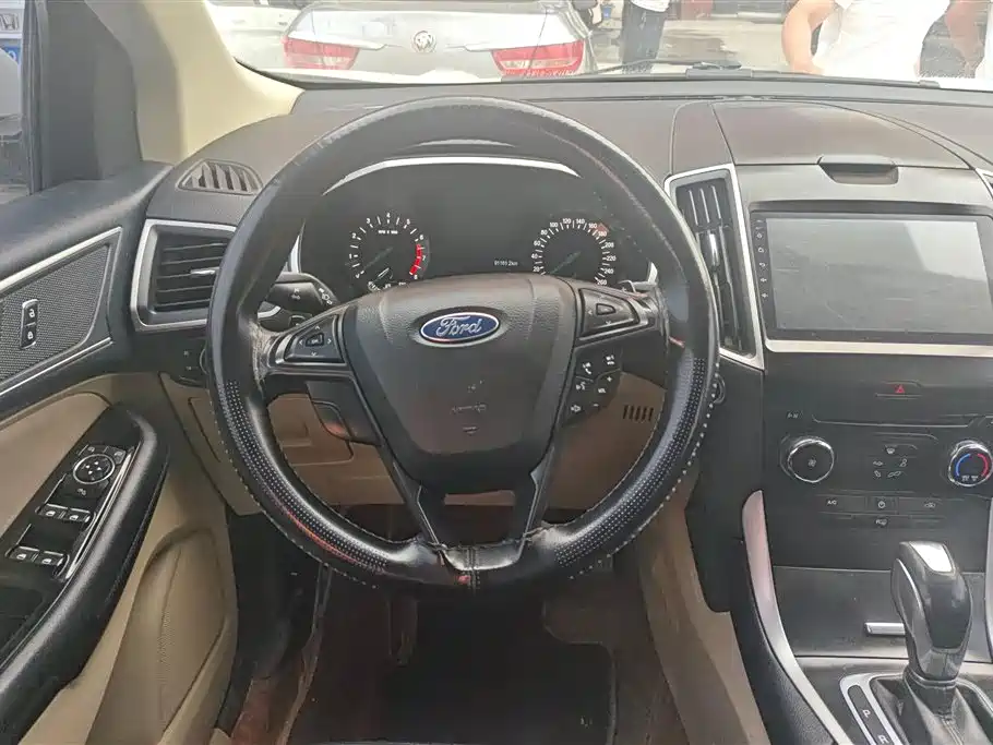 Ford Edge 2016 — фото 15