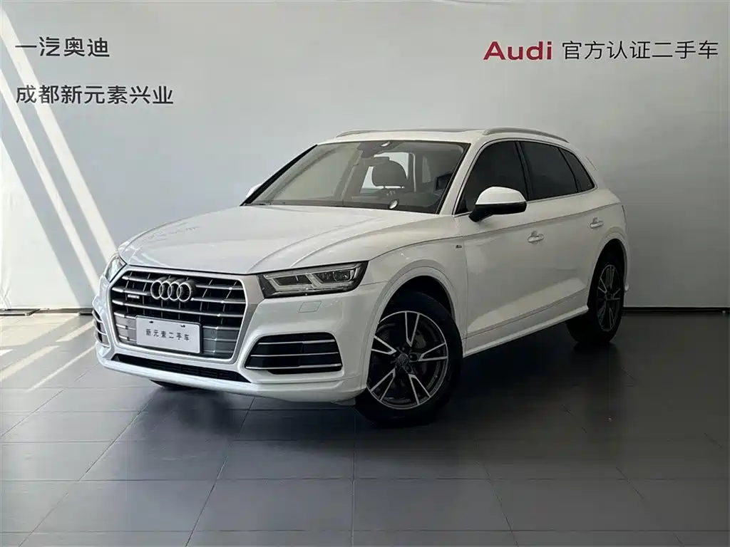 Audi Q5L 2018 — фото 1