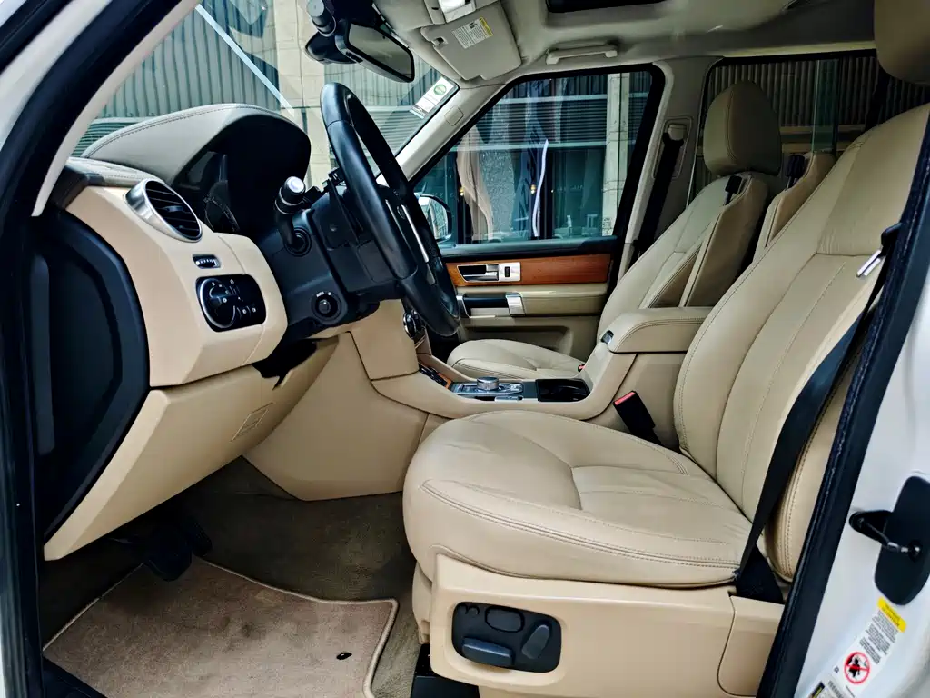 Land Rover Discovery 2014 — фото 13