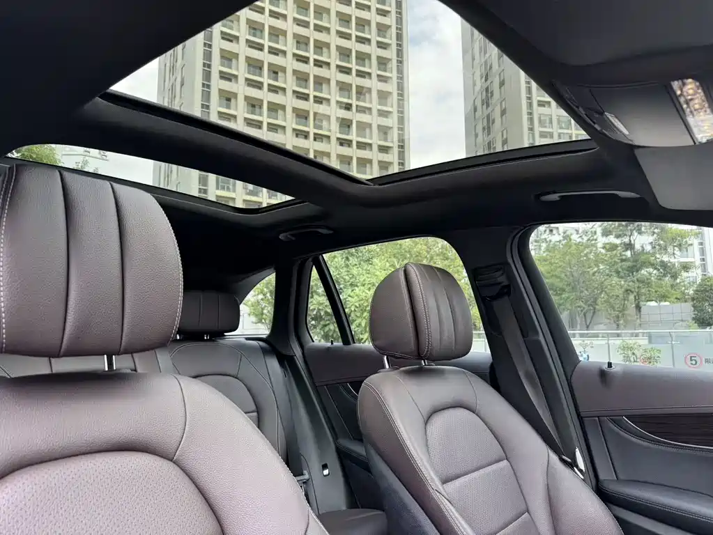Mercedes-Benz GLC 2018 — фото 29