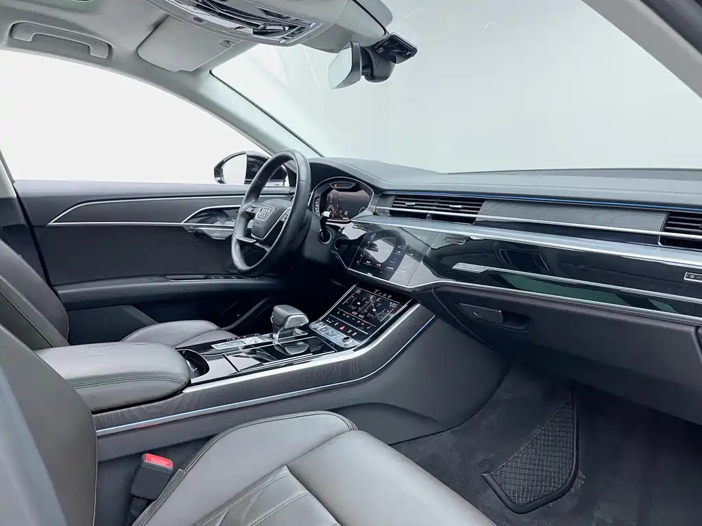 Audi A8 2019 — фото 7
