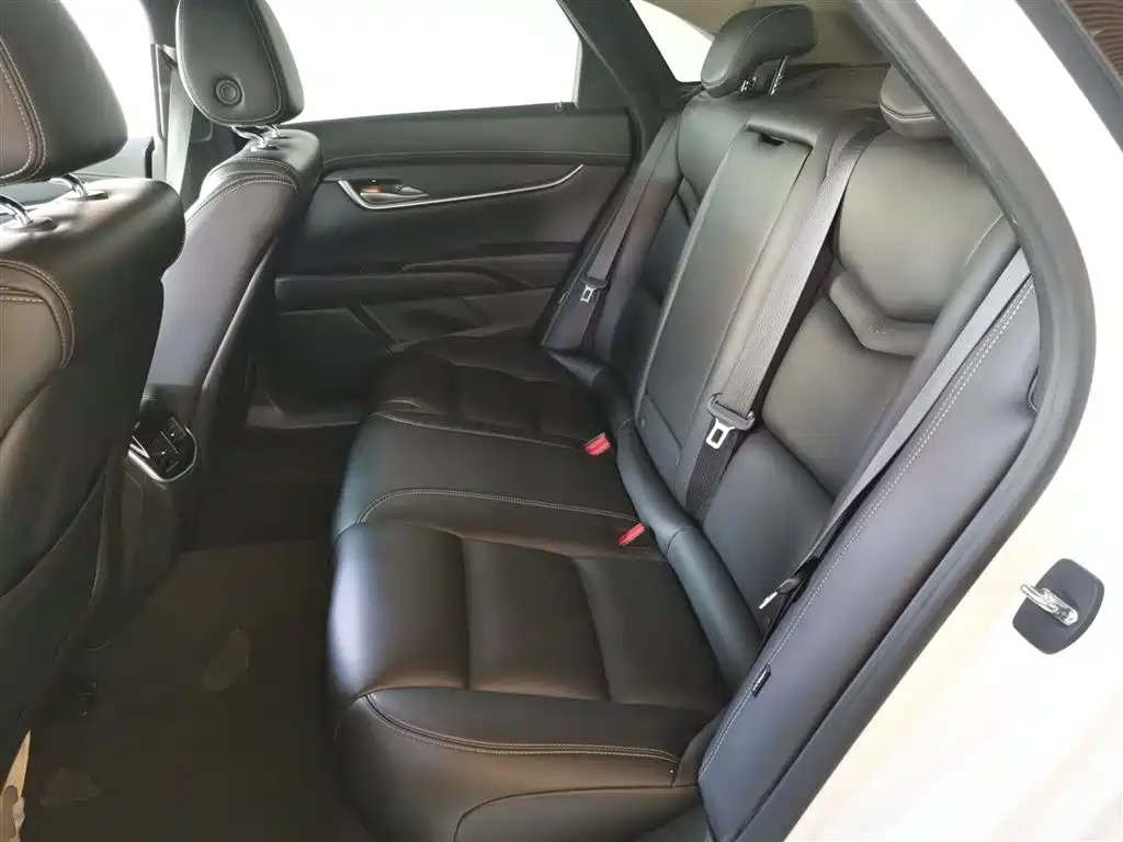 Cadillac XTS 2019 — фото 13