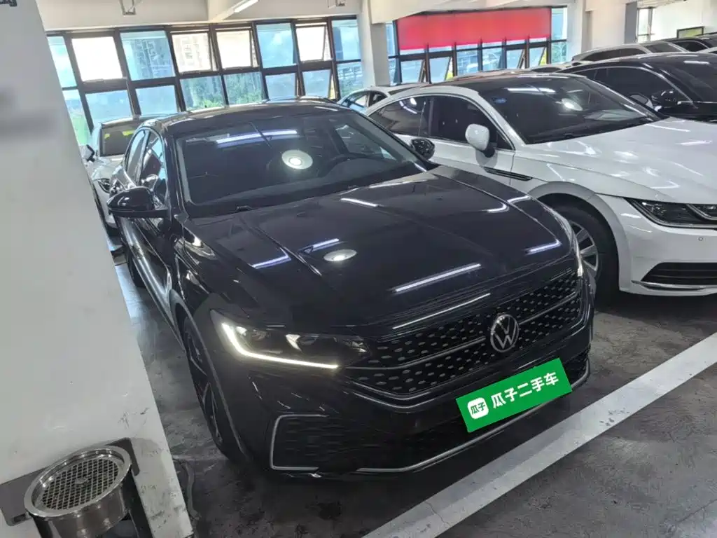 Volkswagen Passat 2024
