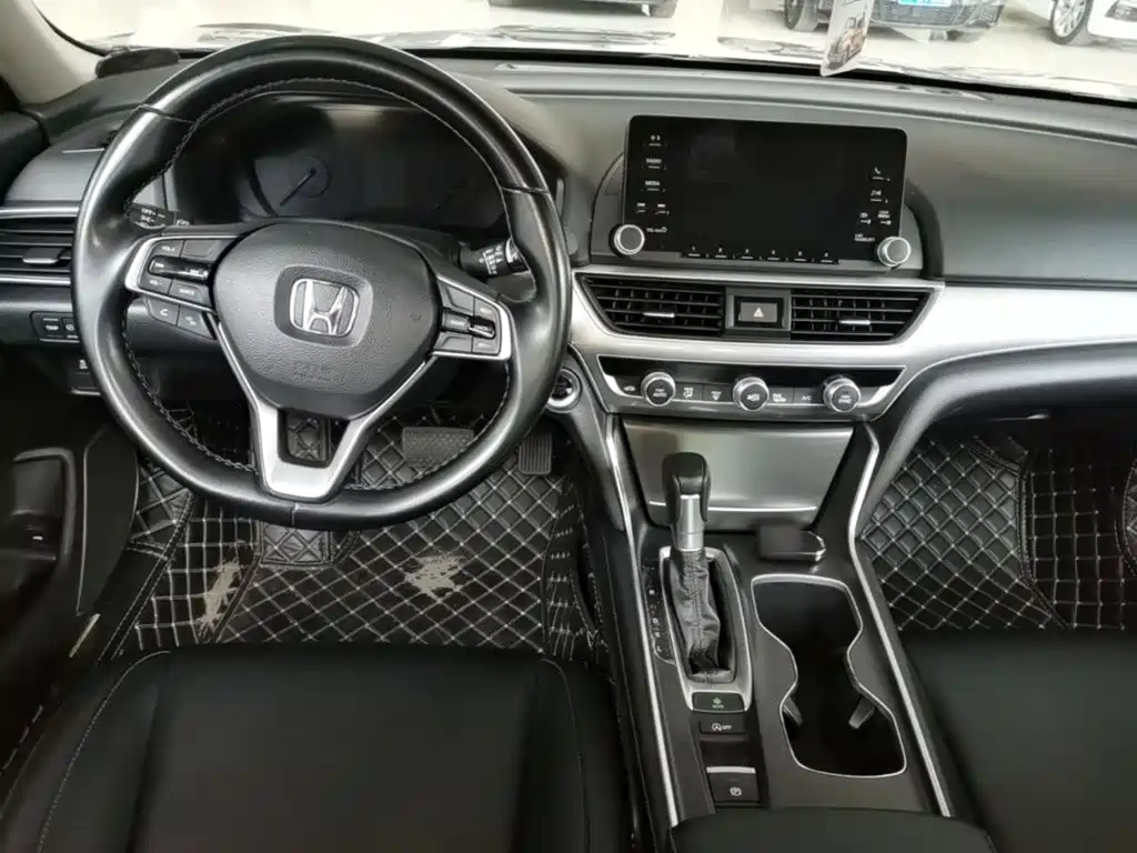 Honda Accord 2020 — фото 10