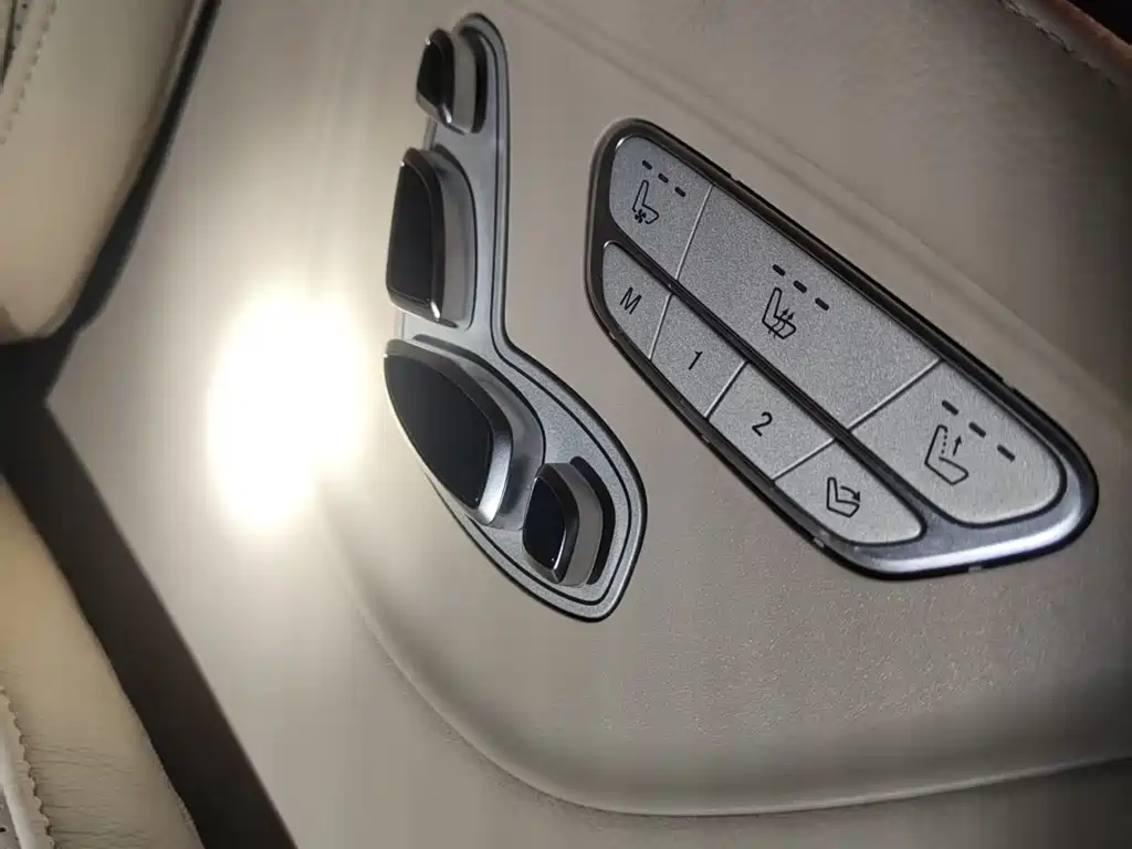 Mercedes-Benz V-Class 2018 — фото 9