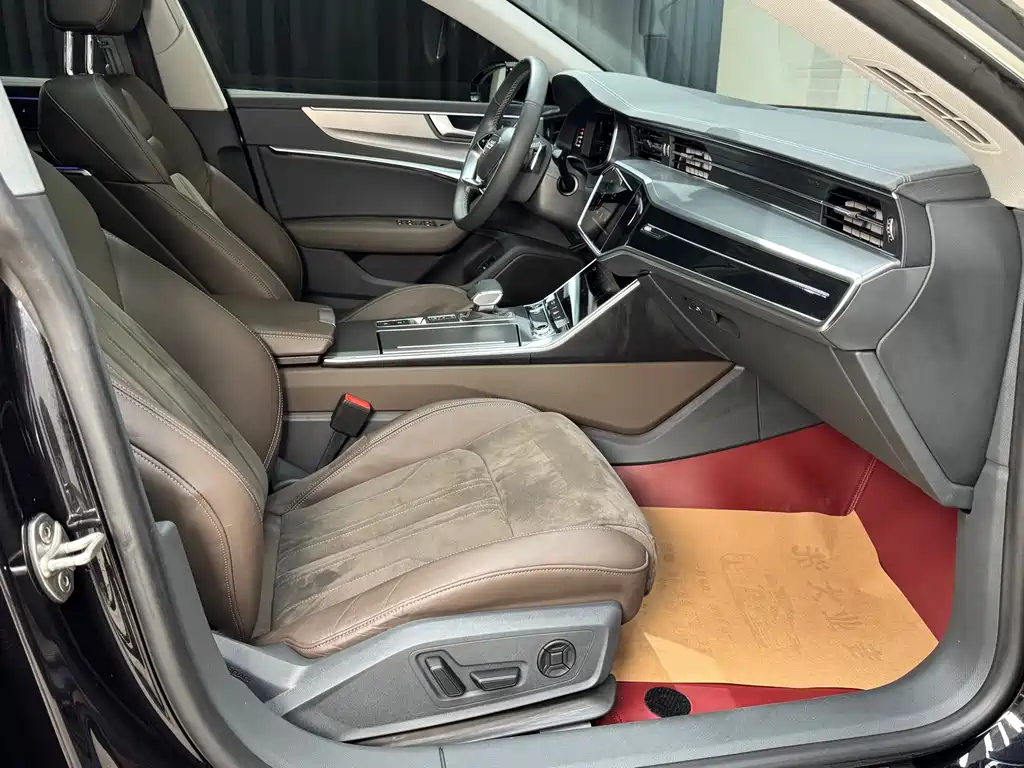 Audi A7L 2023 — фото 27