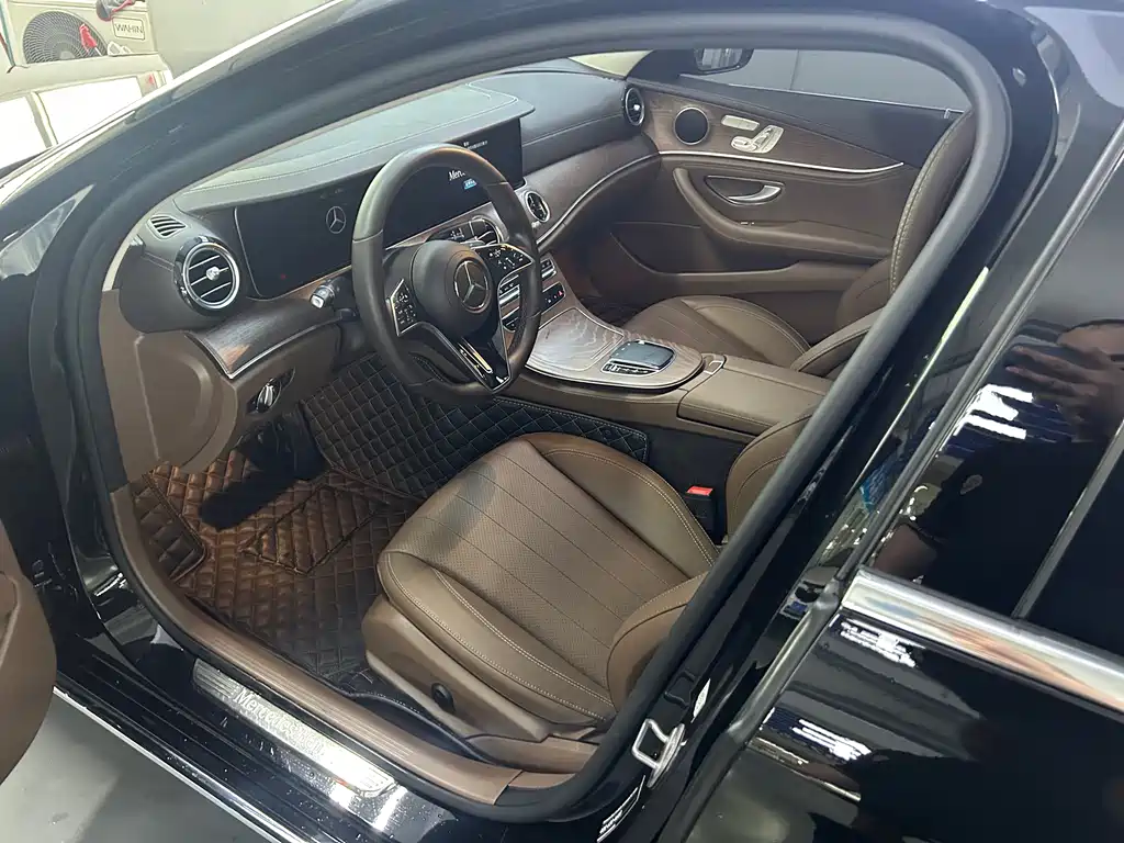 Mercedes-Benz E-Class 2023