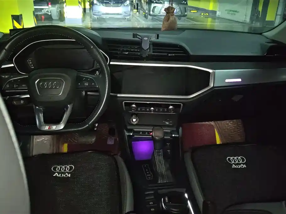 Audi Q3 2021 — фото 12