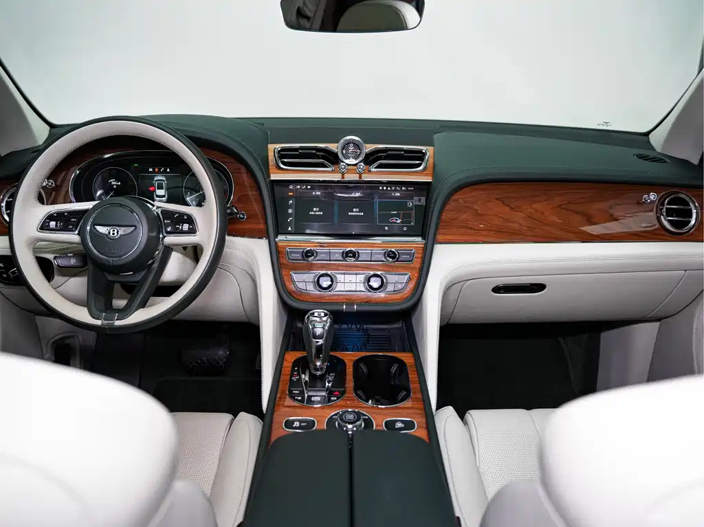 Bentley Bentayga 2021 — фото 14