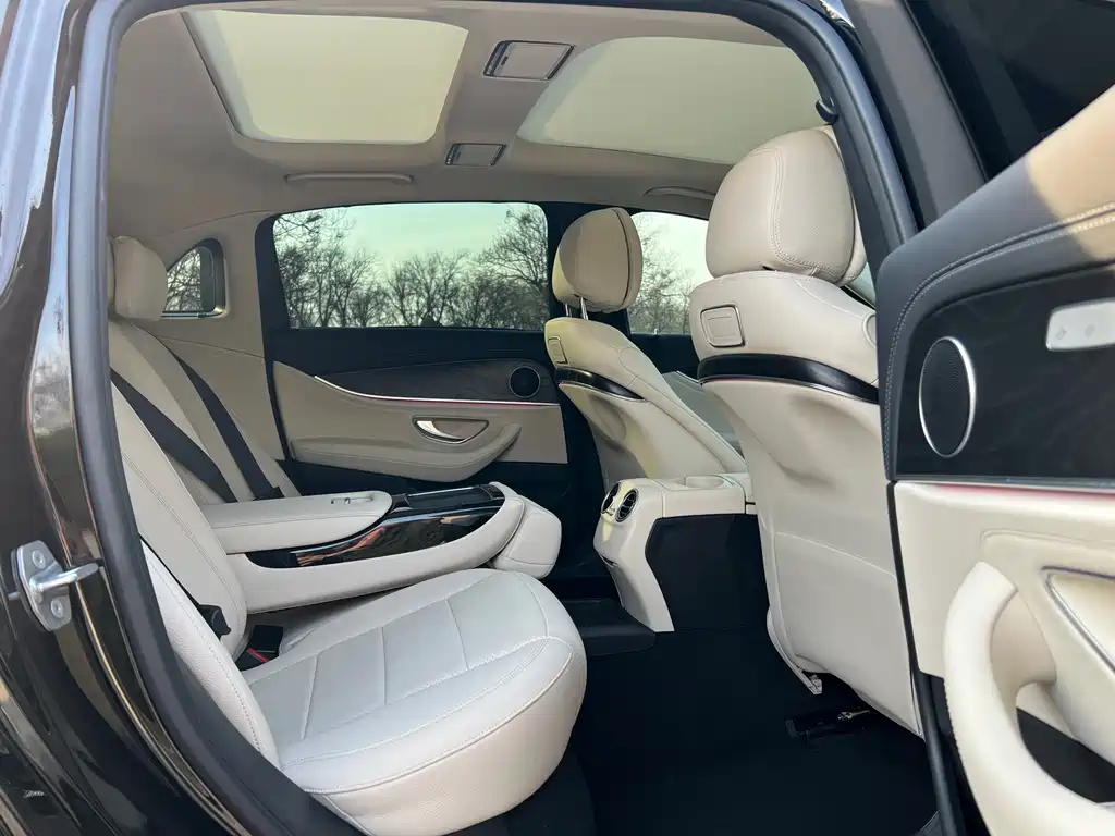 Mercedes-Benz E-Class 2017 — фото 14