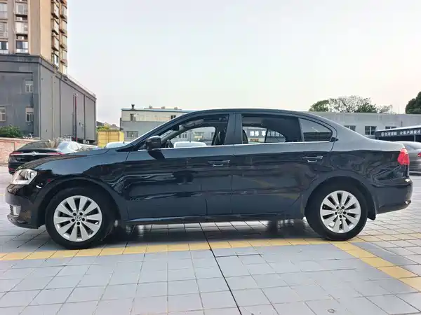 Volkswagen Lavida 2013