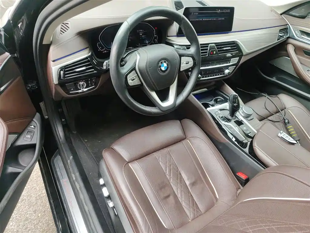 BMW 5 Series New Energy 2020 — фото 16