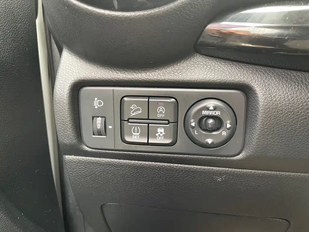 Kia KX1 2020 — фото 24
