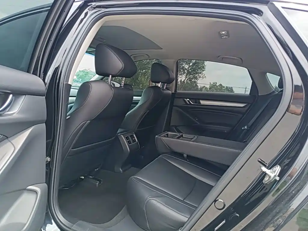 Honda Accord 2021 — фото 17